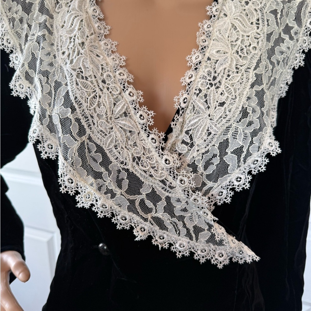 Vintage 90s | Cachet | black with ivory lace collar coquette velvet blazer S 🖤 - Picture 6 of 12